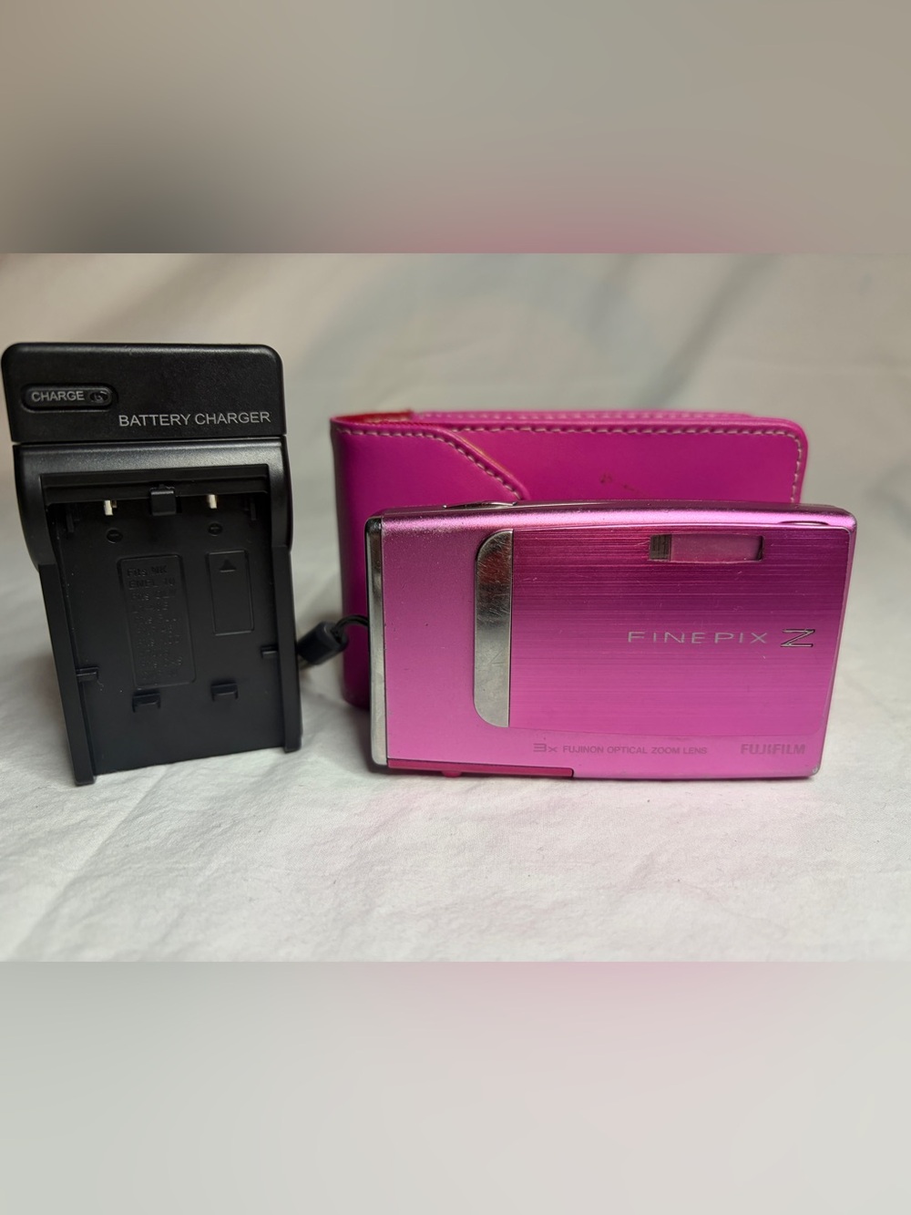 Fujifilm FinePix Z10fd Pink Digital Camera + Charger & Case – Y2K